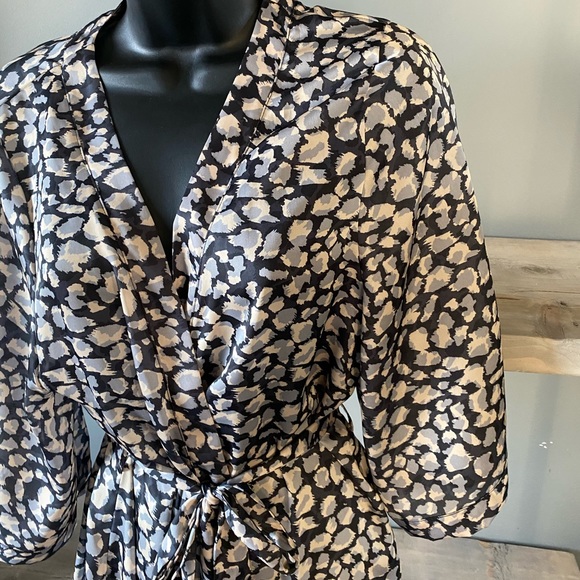 H&M Animal Print Satin Short Kimono Robe Small - Picture 3 of 6